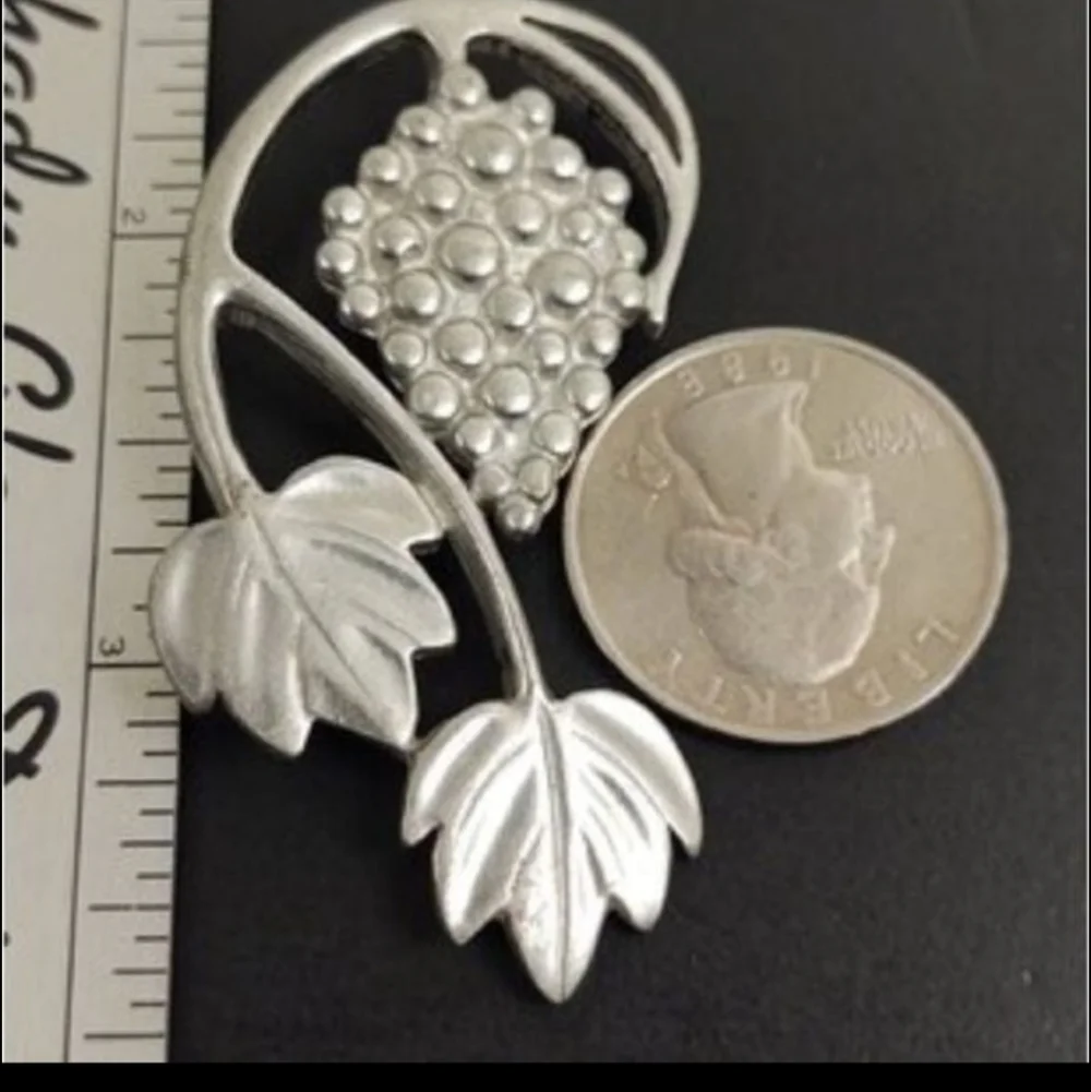 Lovell Designs Grapes on a Vine Pewter Pin Brooch by Ken Kantro
